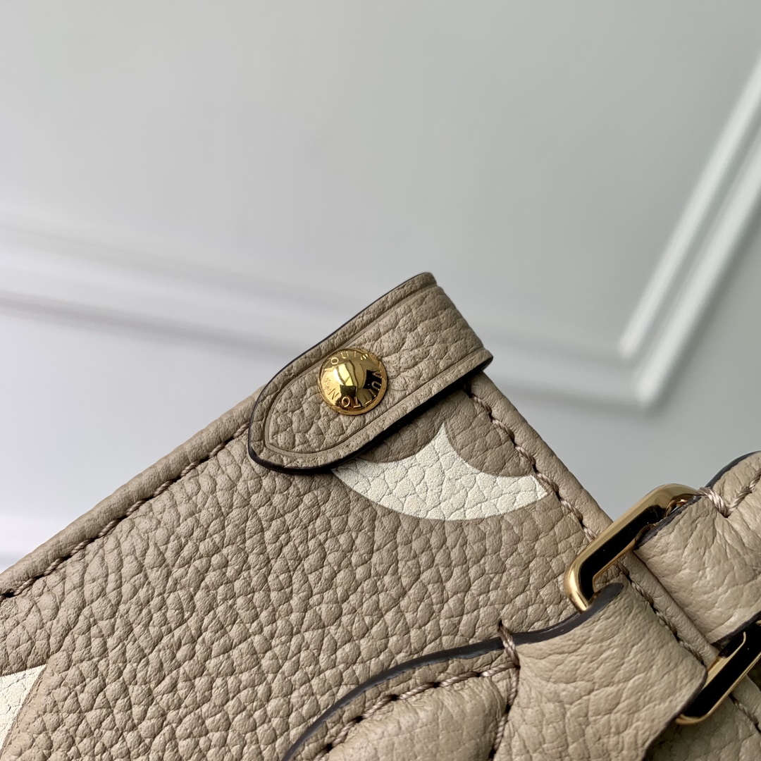 l0*is V*t0n onthego bb handbag-18*15*8.5cm