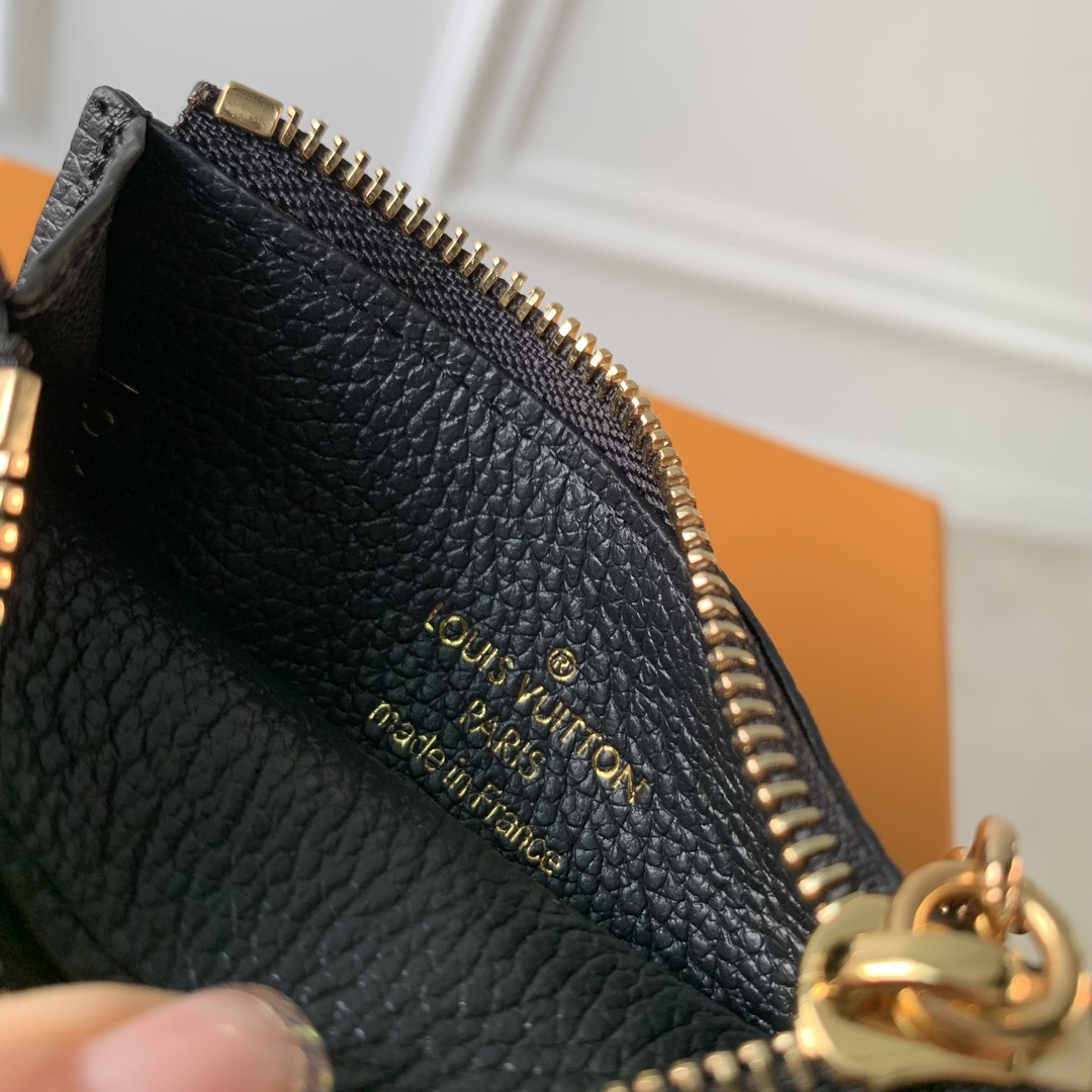 l0*is V*t0n wallet-10 x 8.5 x 0.4 cm