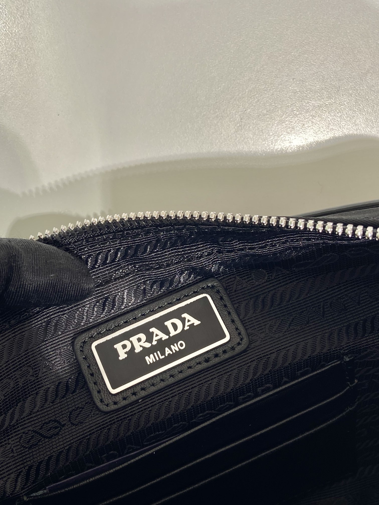 Pra*a 2vf041 pouch-21*14*4cm