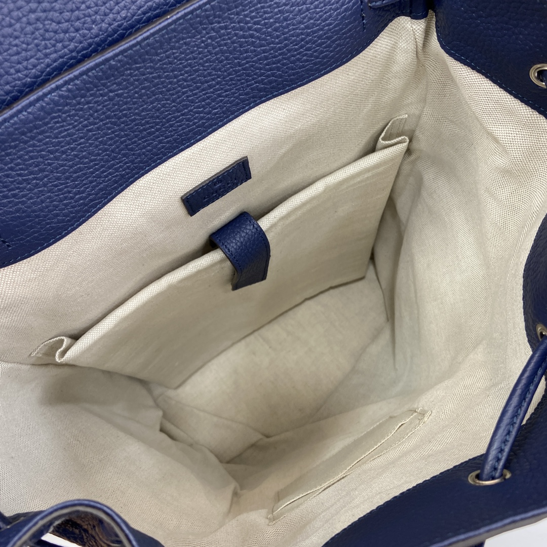 G*u*i backpack-34*41*12cm