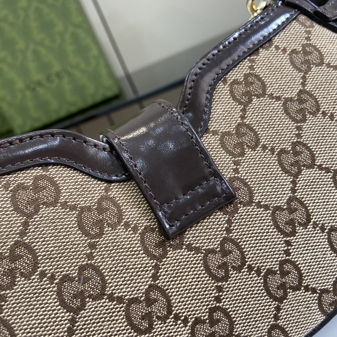 G*u*i moon side bag-12*24*5cm