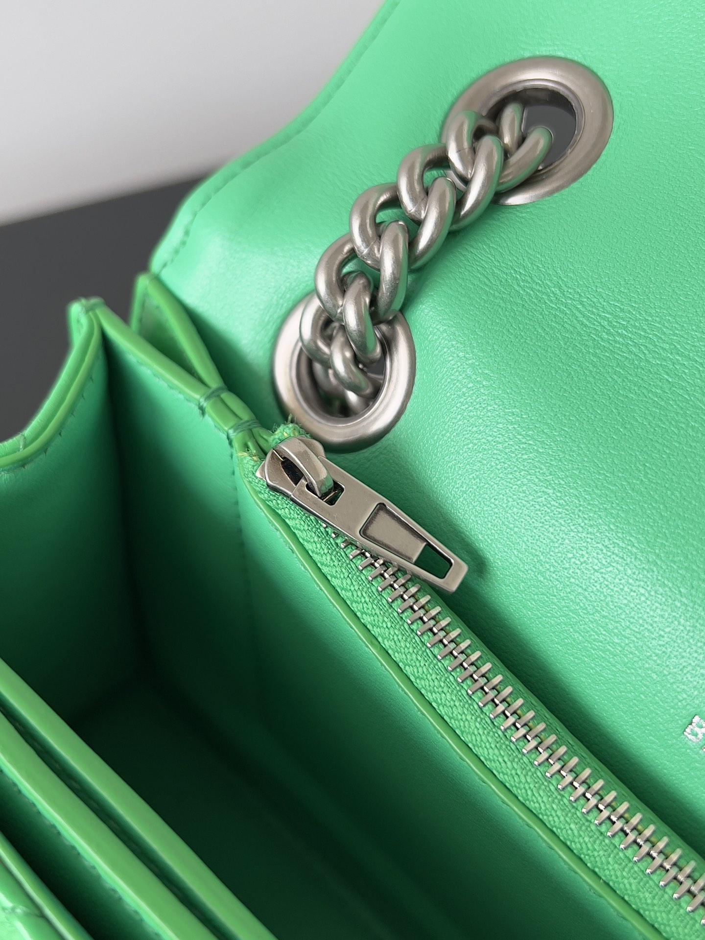 Ba*len*cia*ga crush chain bag-25.5*10*15.5cm