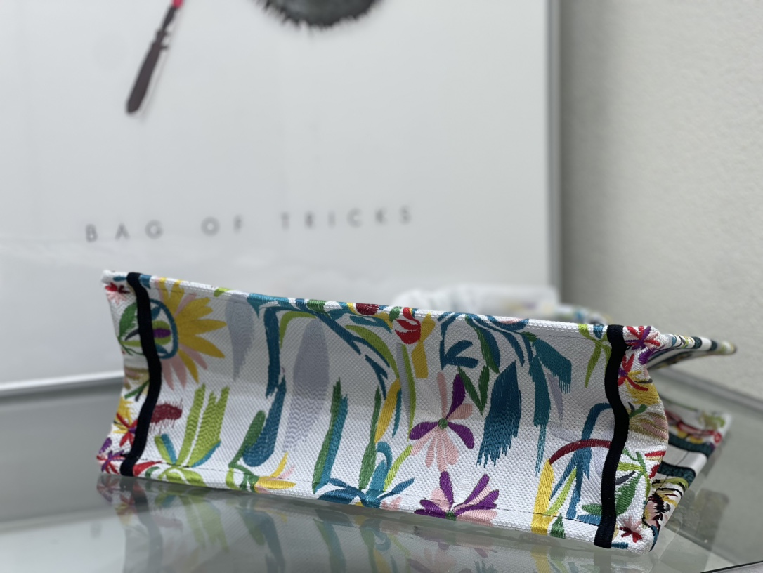 D*or small book tote-36.5cm