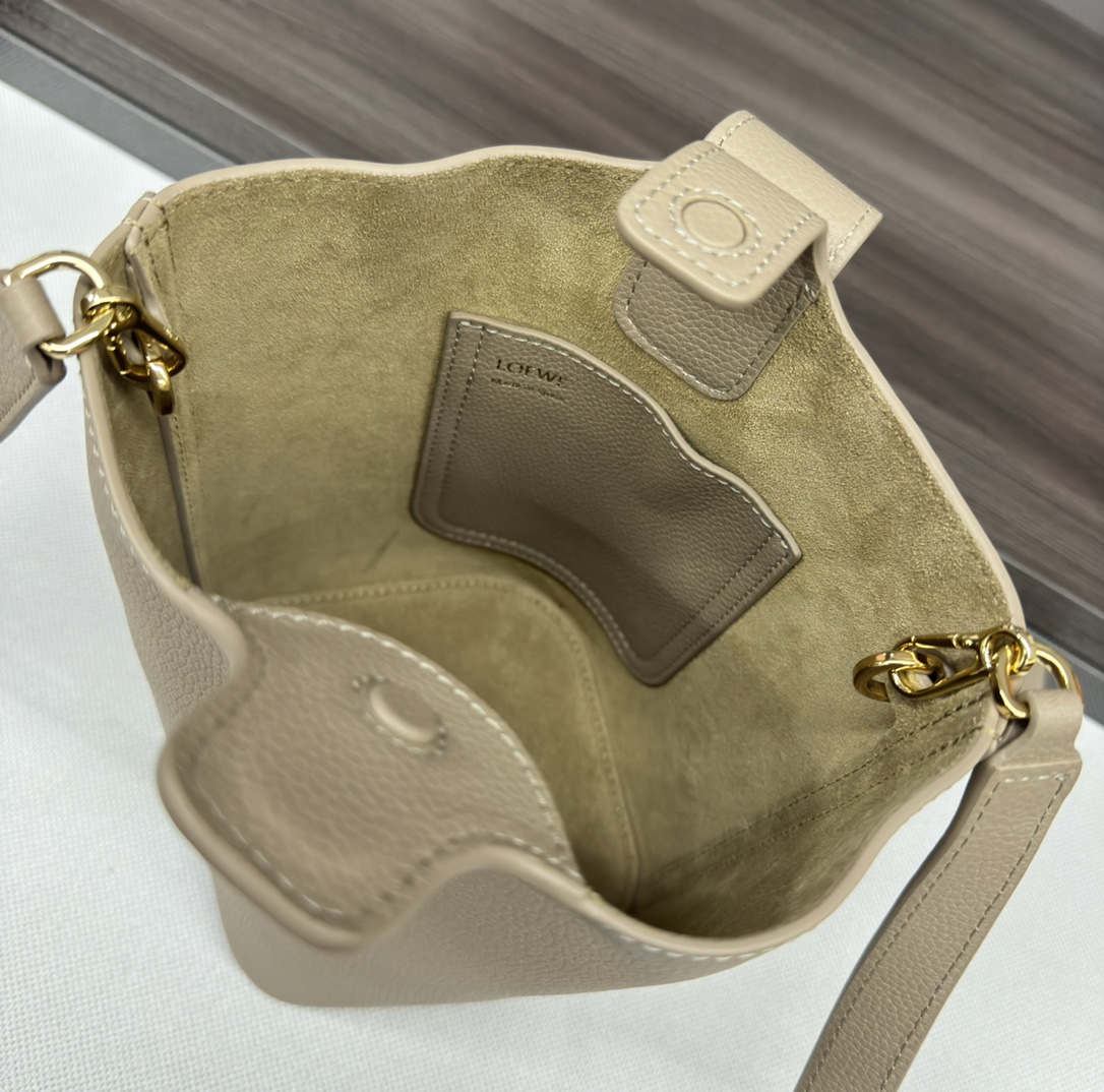 L0ew* mini pebble bucket bag-16*16*19.5cm