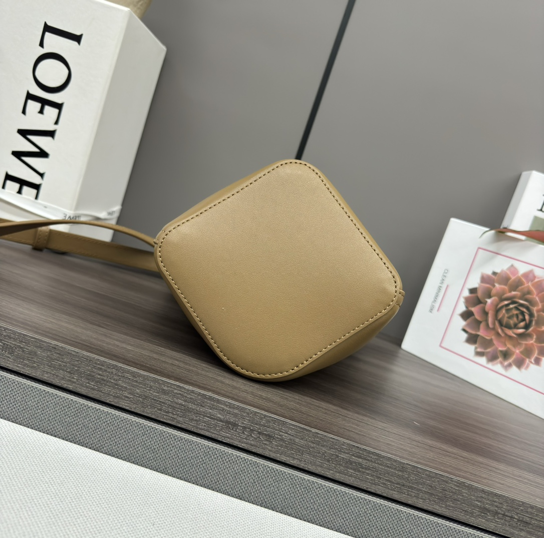 L0ew* mini pebble bucket bag-16*16*19.5cm