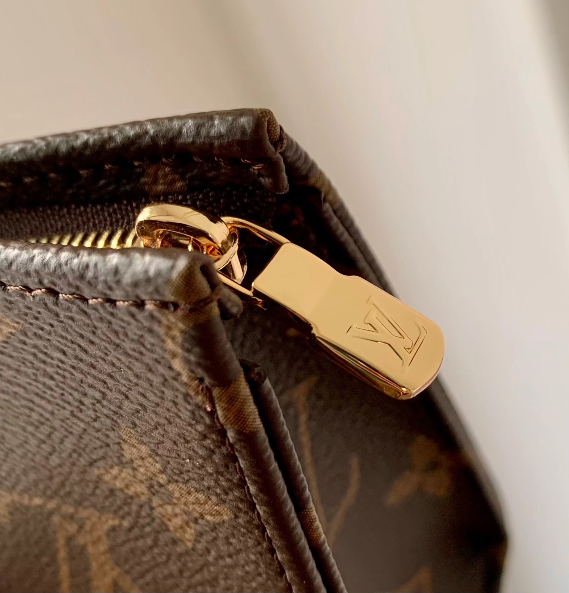 l0*is V*t0n comestic bag-m47195-25 x 20 x 5.5cm