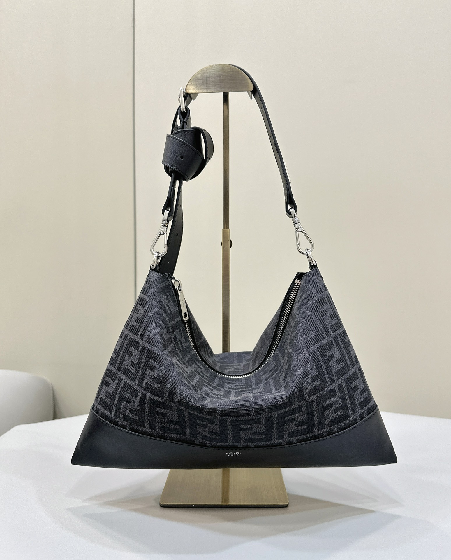 F**di baguette bag-33.5x23cm