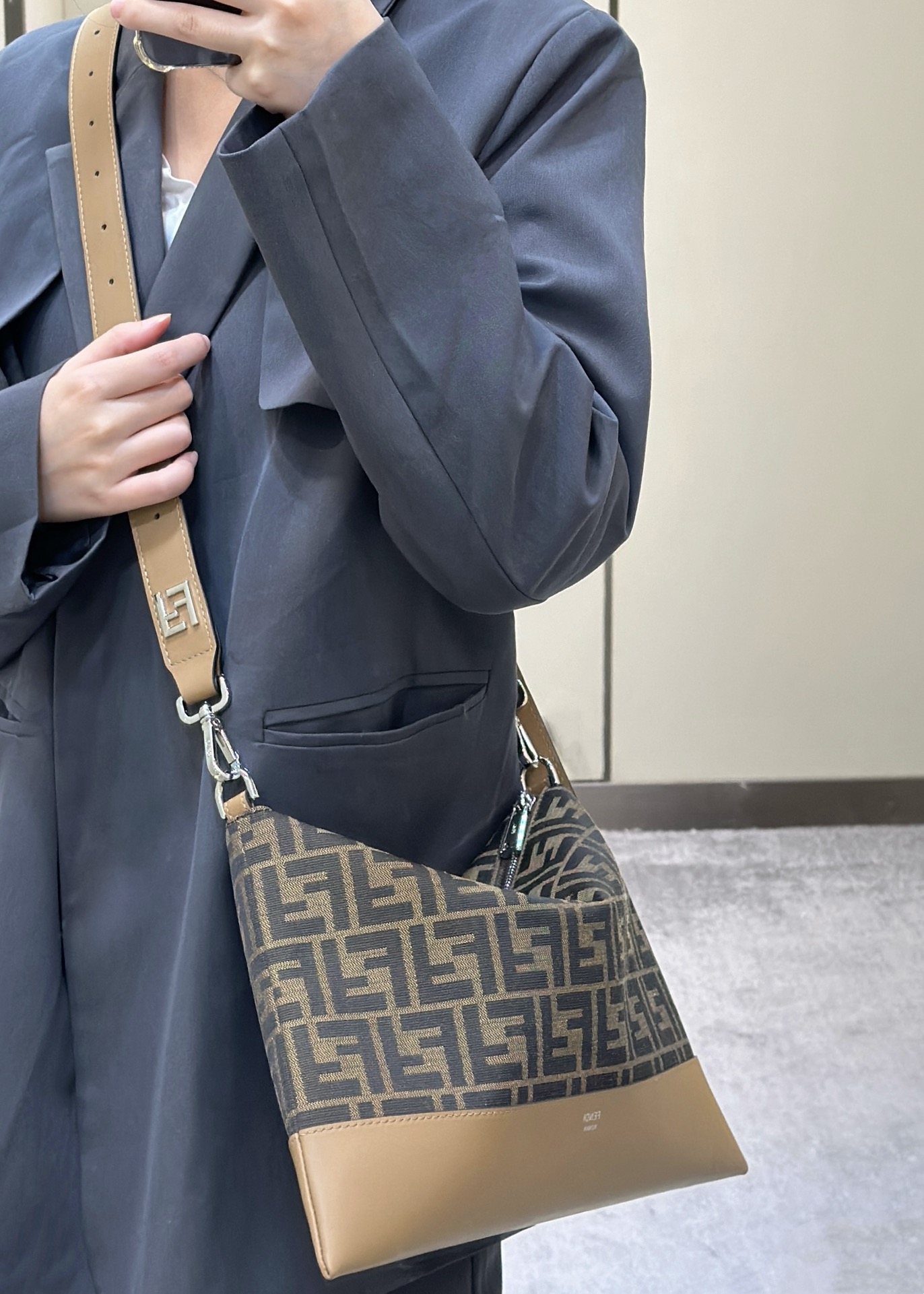 F**di baguette bag-33.5x23cm