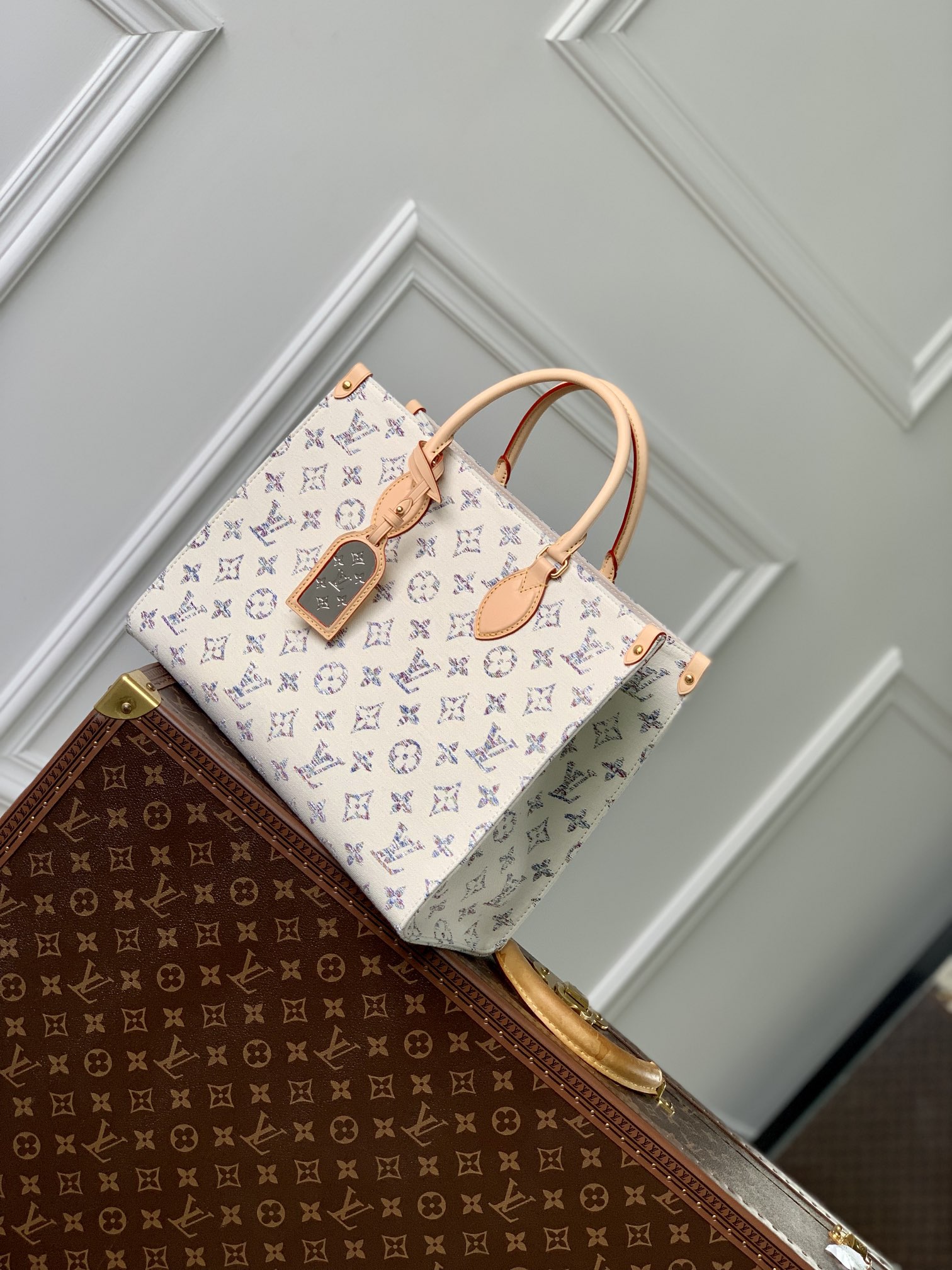 l0*is V*t0n onthego handbag-35*27*14cm