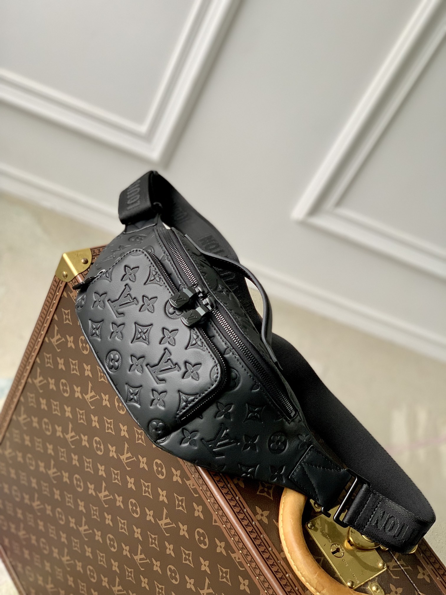 l0*is V*t0n rush waist bag-30 x 15 x 8cm