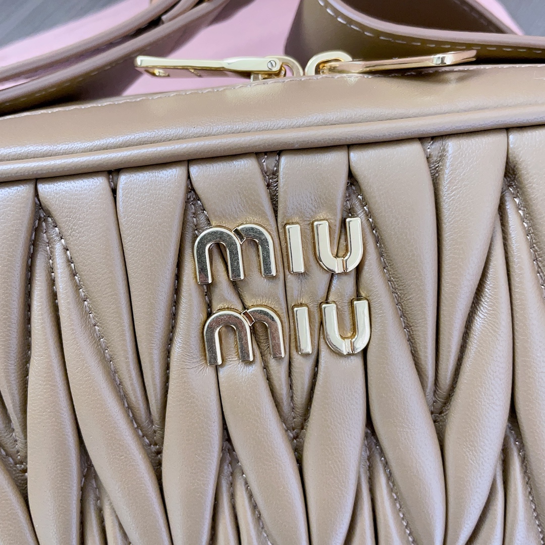 M*um*u matelassé leather shoulder 5bc158 bag-24*11.5*7cm