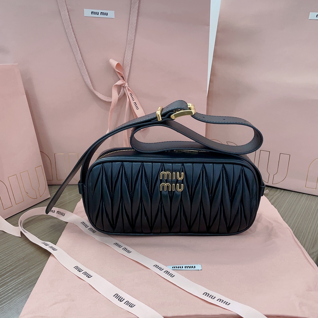 M*um*u matelassé leather shoulder 5bc158 bag-24*11.5*7cm