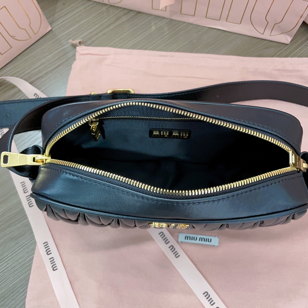M*um*u matelassé leather shoulder 5bc158 bag-24*11.5*7cm