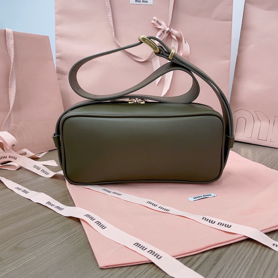 M*um*u leather shoulder 5bc158 bag-24*11.5*7cm