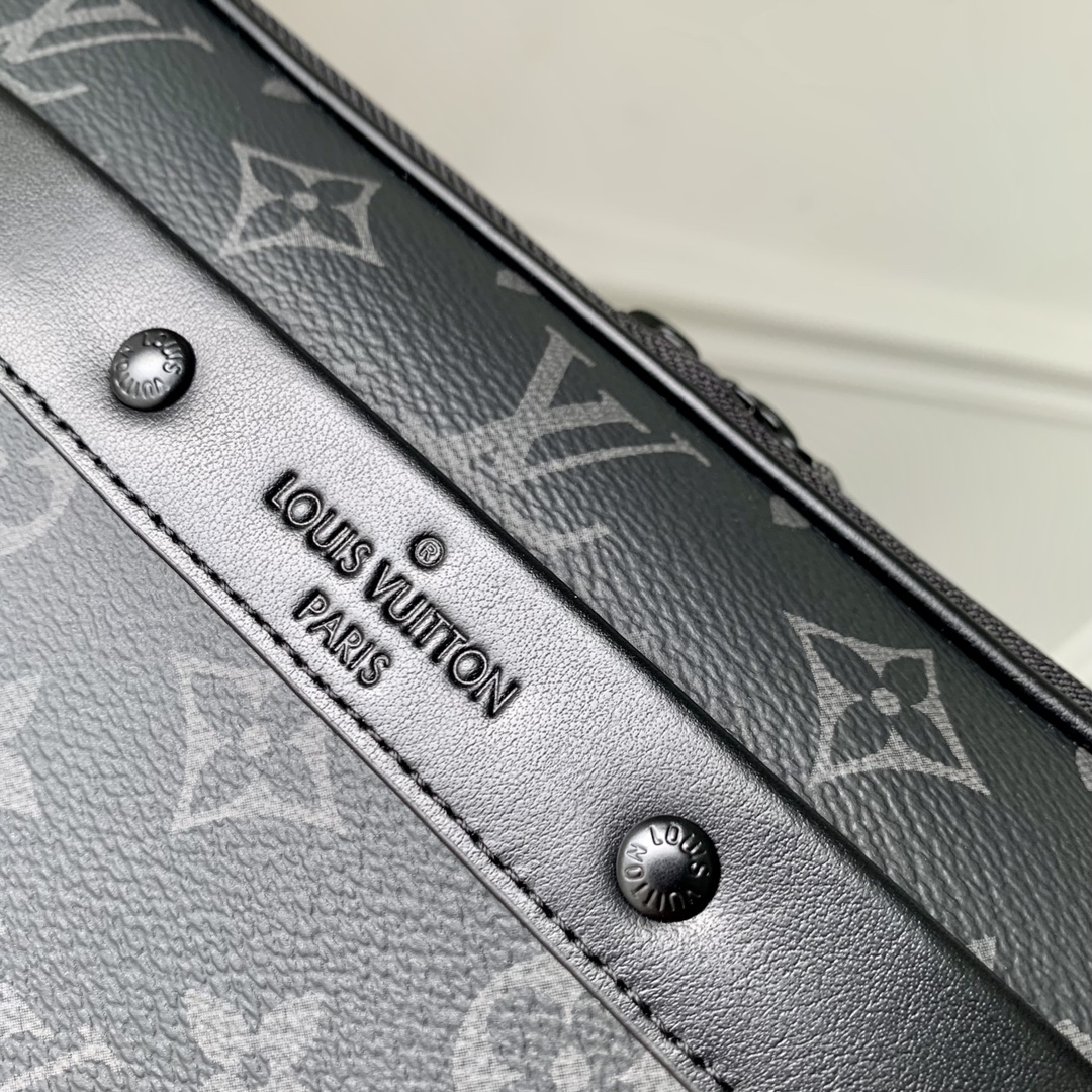 l0*is V*t0n alpha messenger bag- m46955-24 x 16 x 8cm
