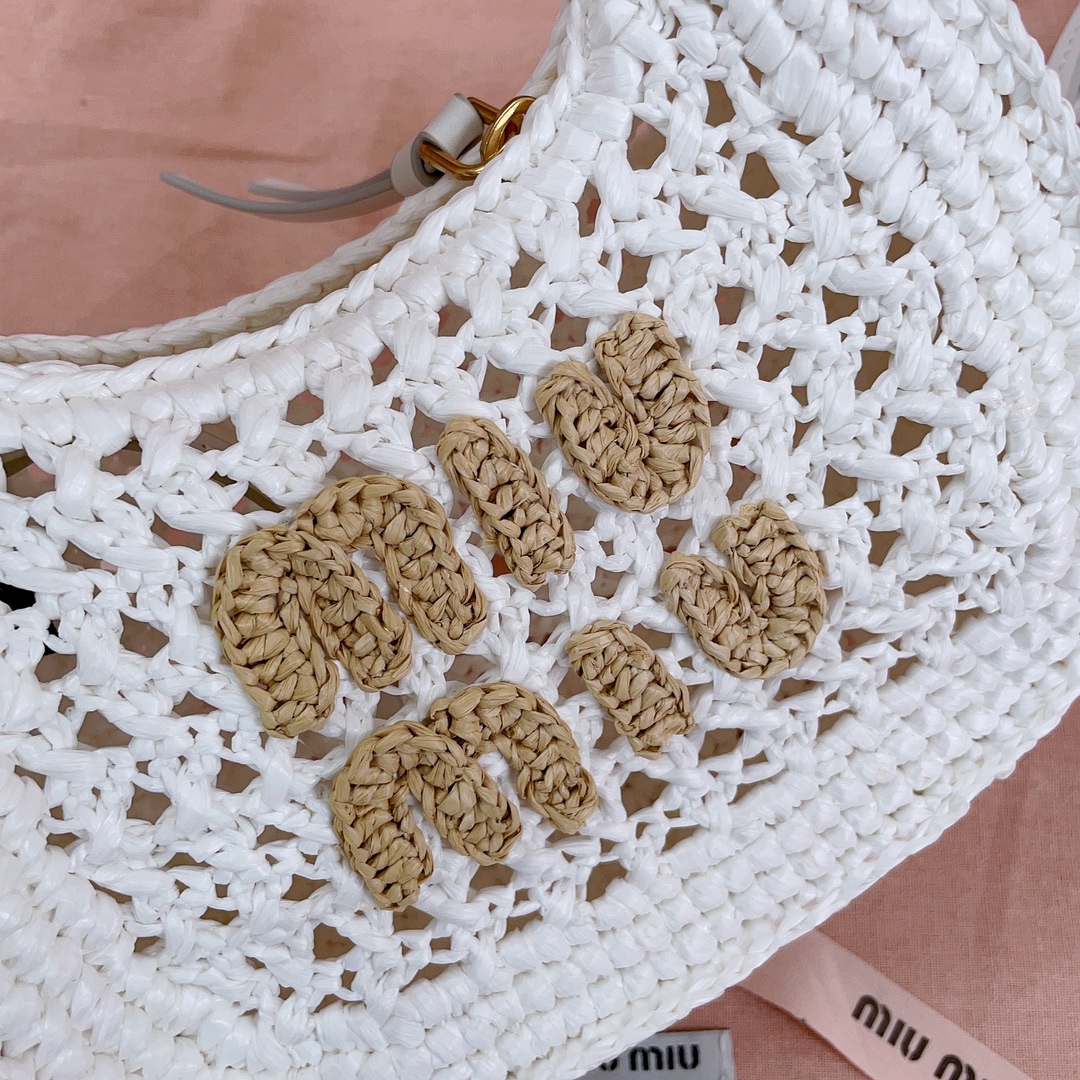 M*um*u wander crochet-knit shoulder bag-20x 17 x6cm