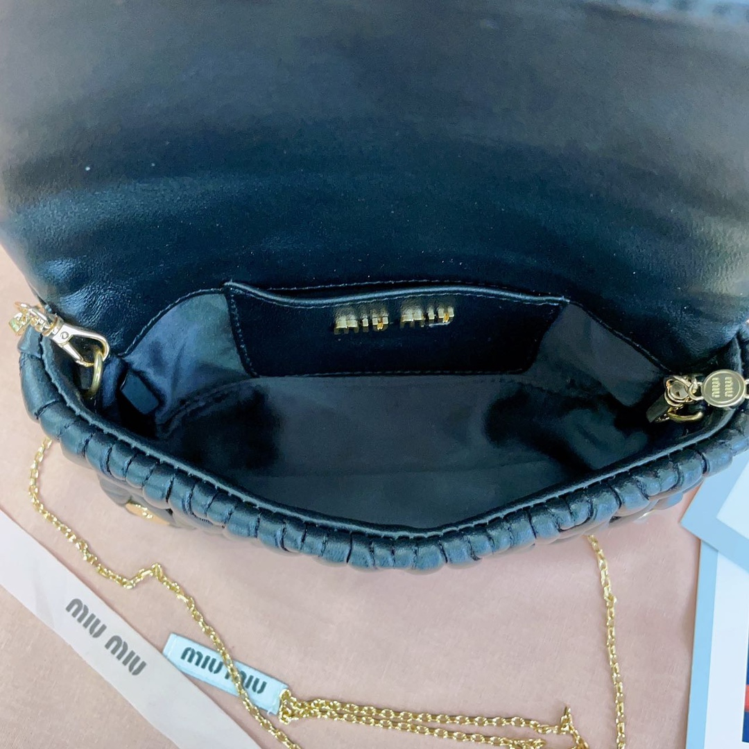 M*um*u leather matelassé mini shoulder bag-18 x9.5 x 4cm