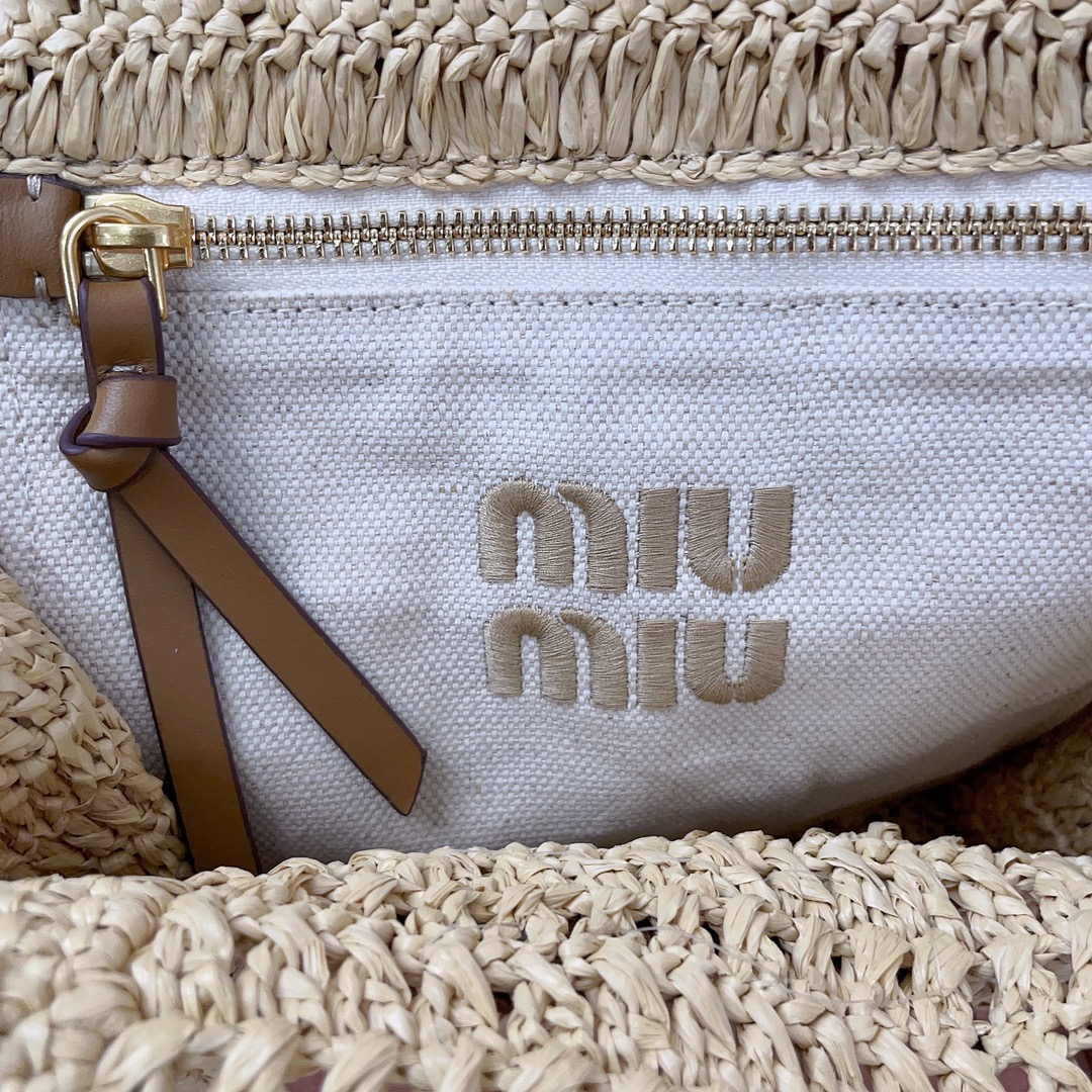 M*um*u raffia shoulder bag-22x 22.5x7.5cm