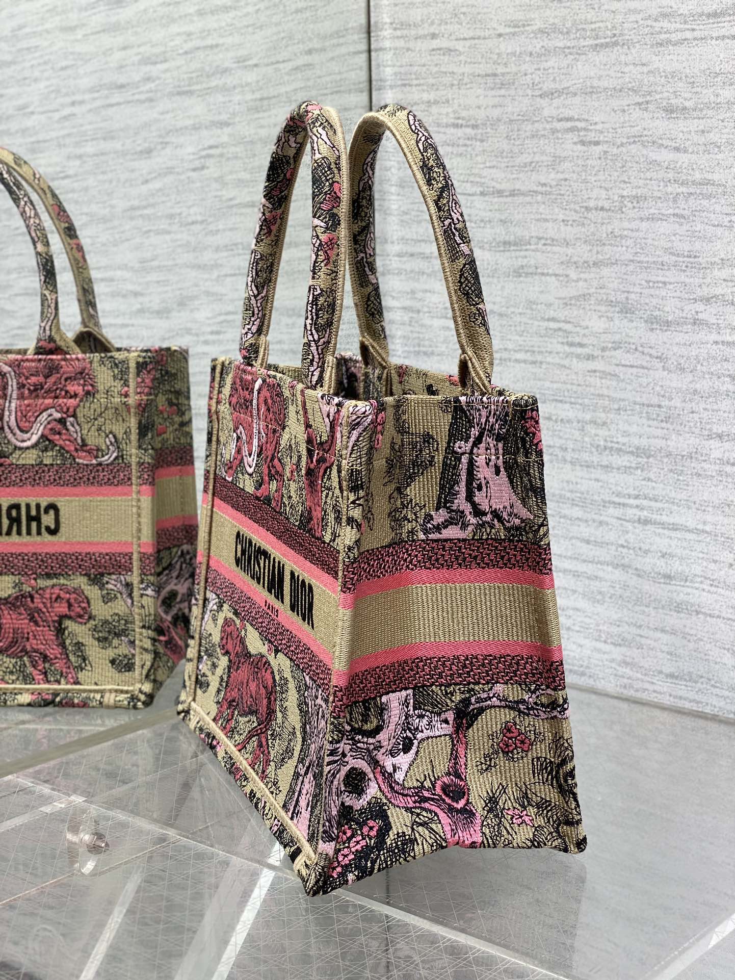 D*or small book tote-26*8*22cm