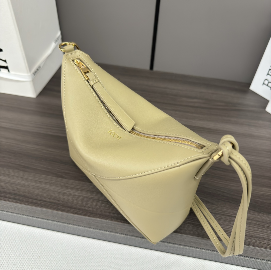 L0ew* puzzle fold pouch-23*6.5*15.5cm
