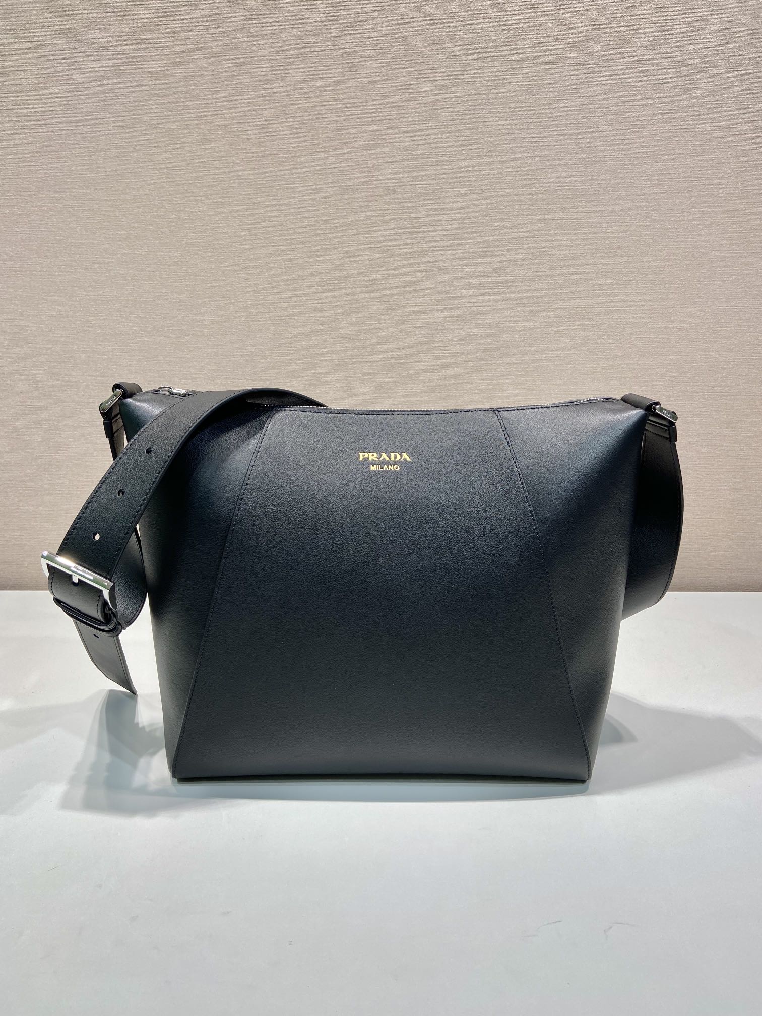 Pra*a 2vh177 messenger bag-30*27.5*14cm