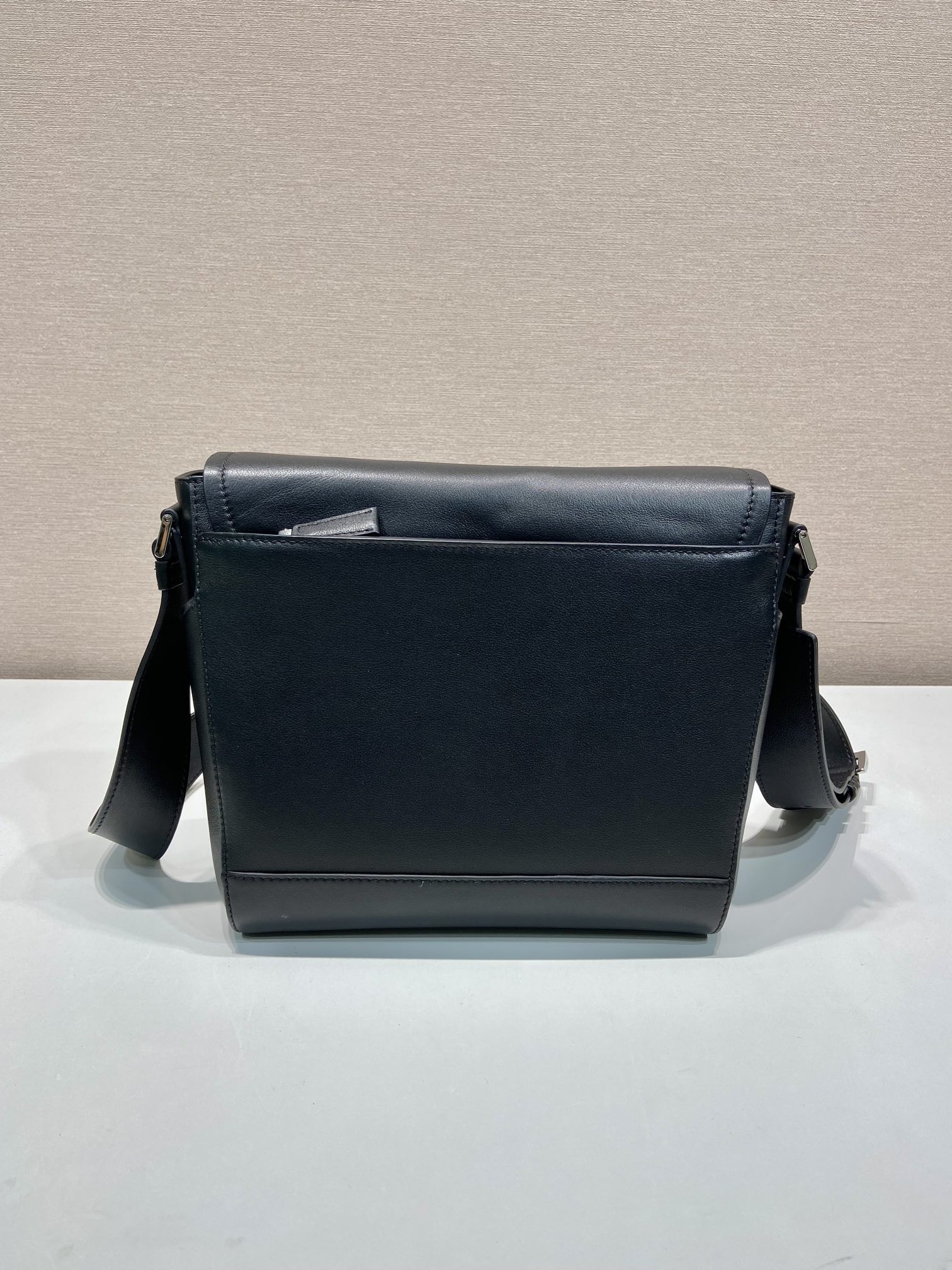 Pra*a 2vd069 messenger bag-22*22*12cm