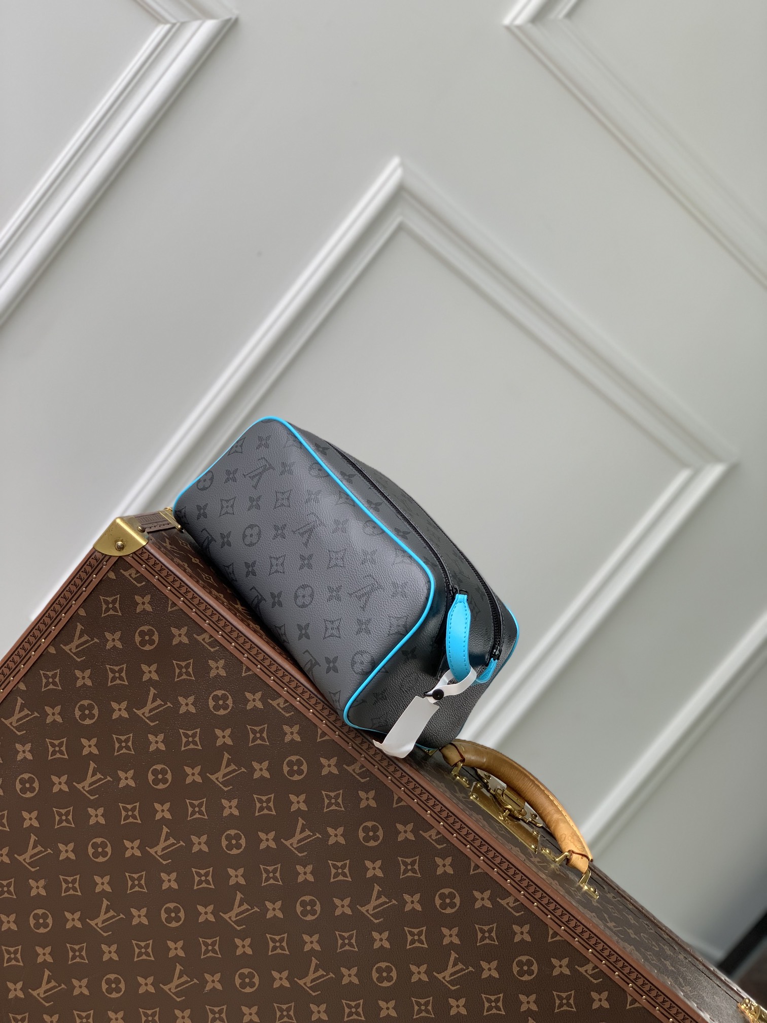 l0*is V*t0n cosmetic bag-28*16*13cm