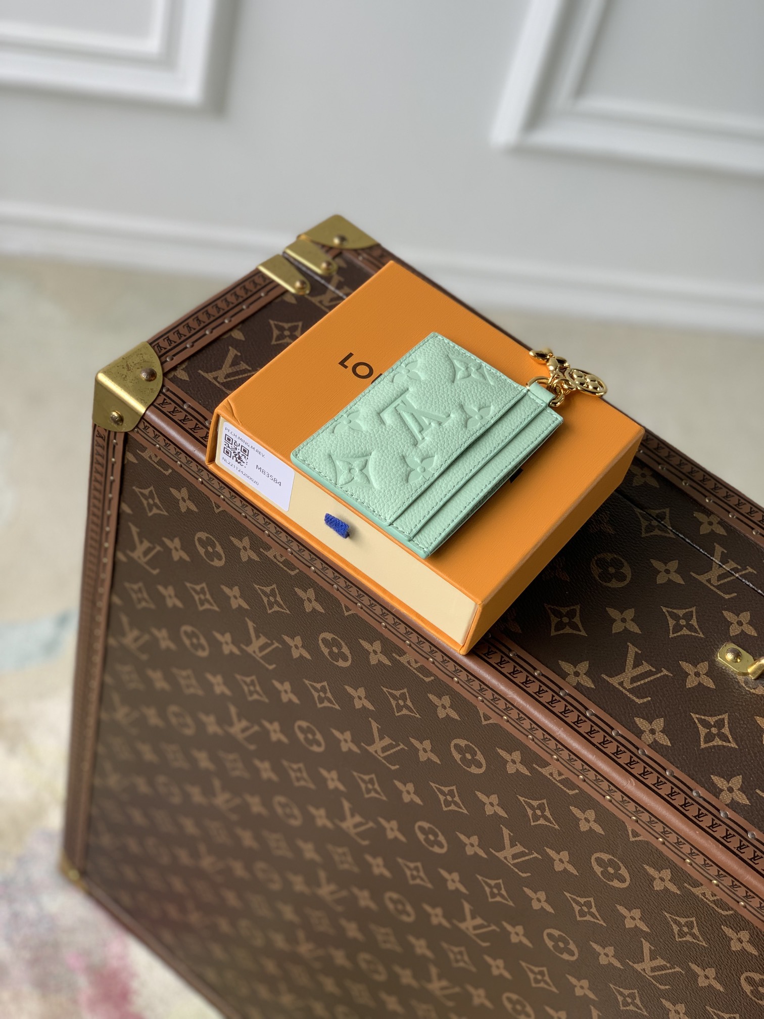 l0*is V*t0n wallet-m82132-10.2 x 7.3 x 0.3cm