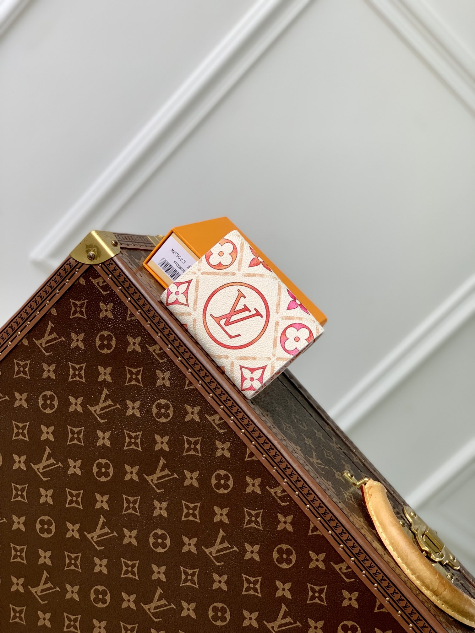 l0*is V*t0n victorine by the pool wallet-12 x 9.5 x 2.5cm