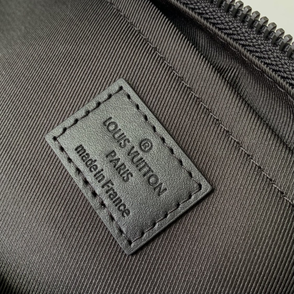 l0*is V*t0n hamac bag-28.5 x 15 x 8cm