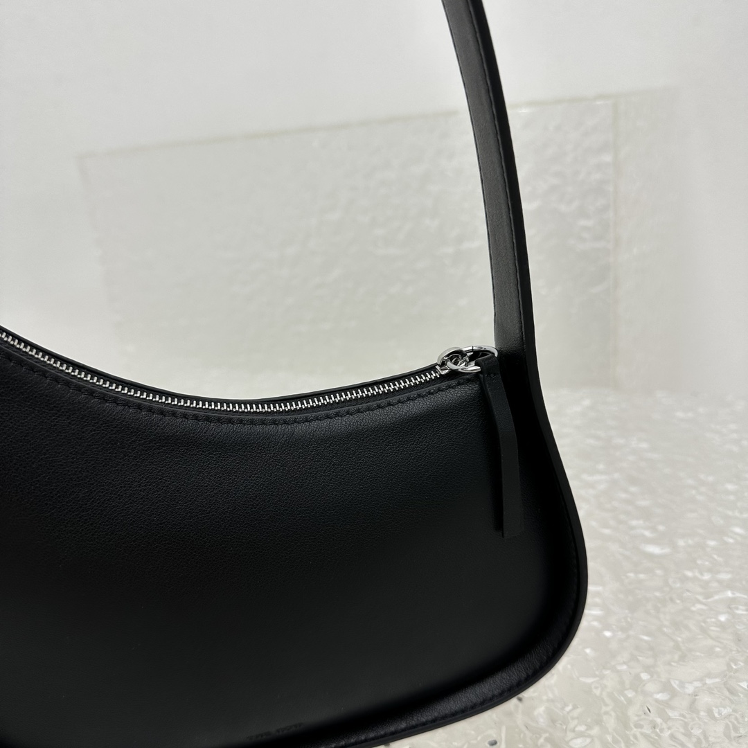 The R0w moon bag-20*6*35.5cm