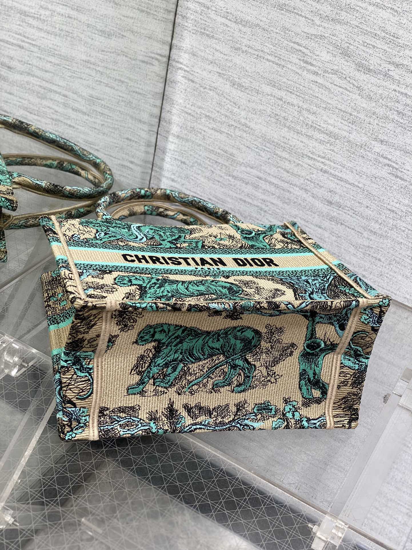 D*or small book tote-26*8*22cm