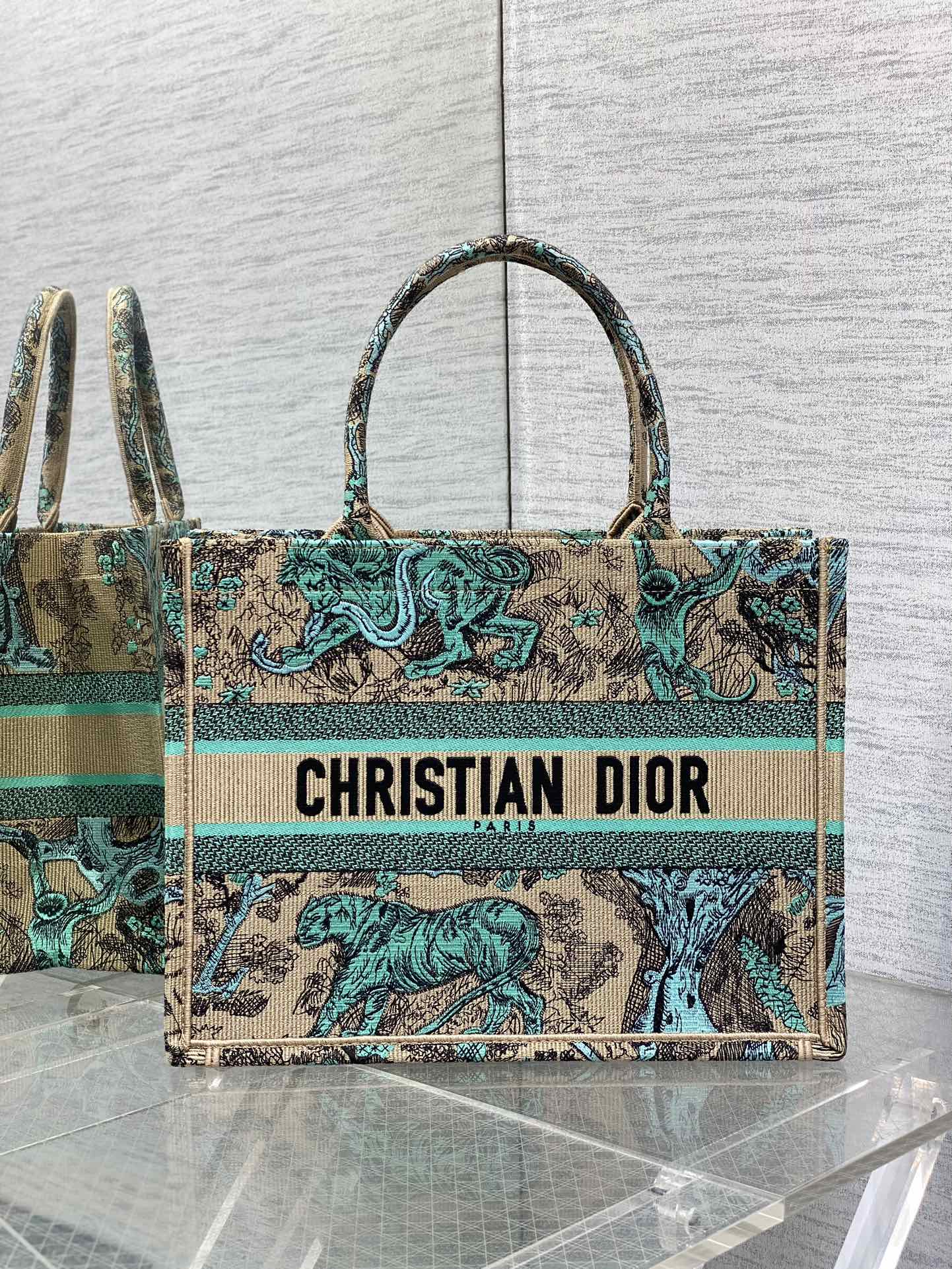 D*or small book tote-36.5cm