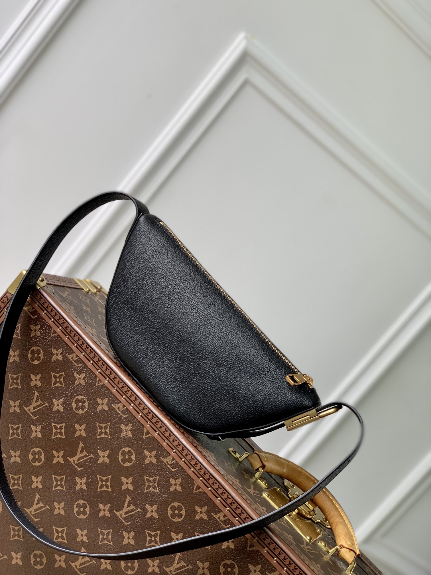 l0*is V*t0n low key bumbag-28*13*5.5cm