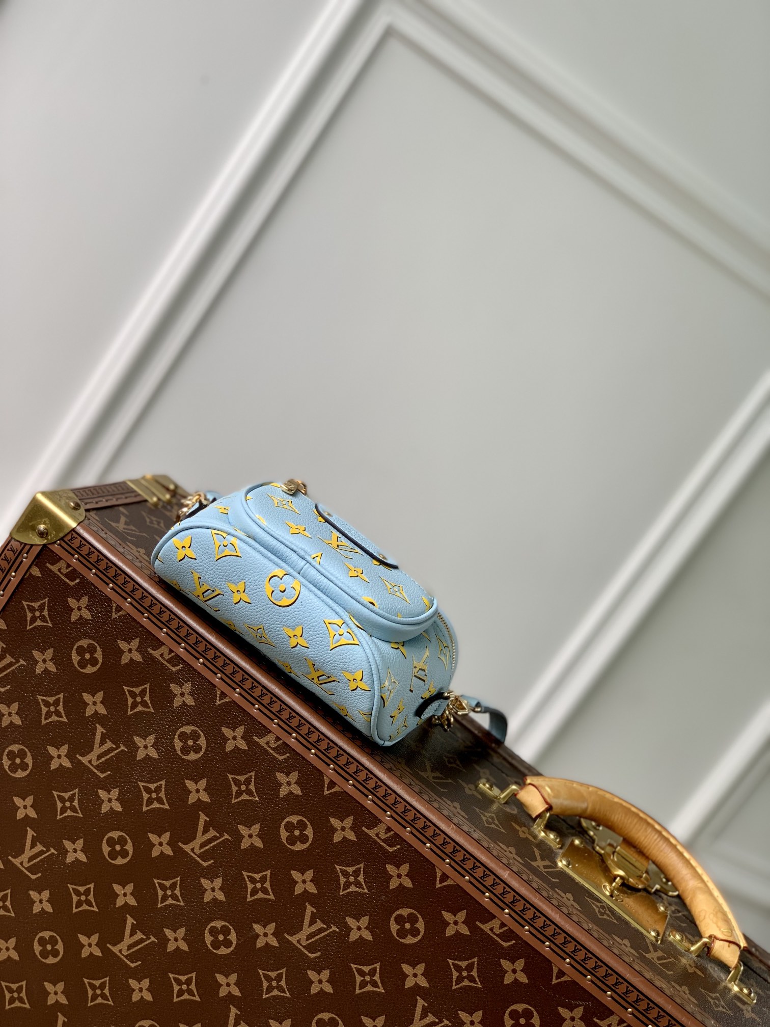 l0*is V*t0n mini bumbag-17 x 12 x 9.5cm
