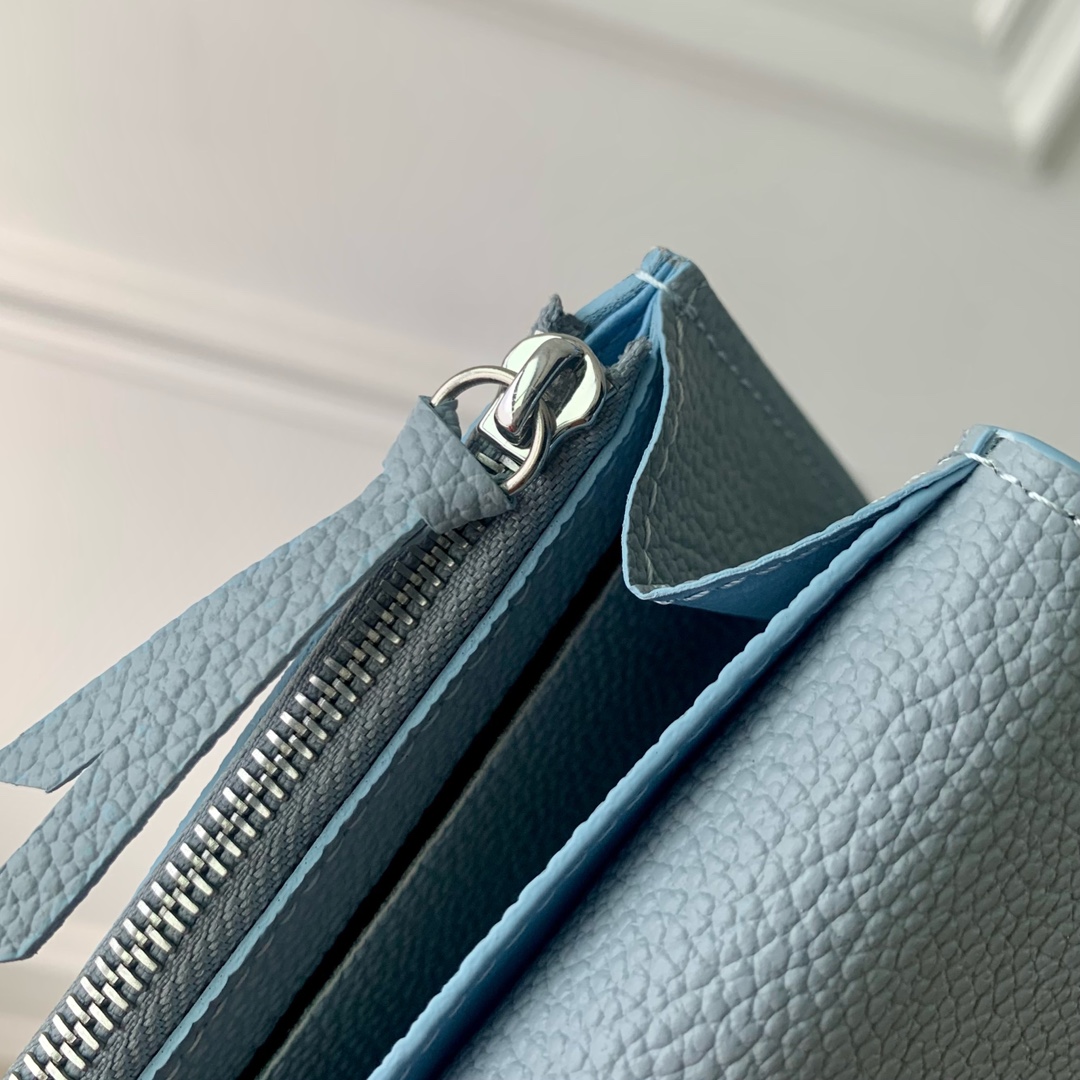 l0*is V*t0n wallet-11 x 8 x 2.5cm