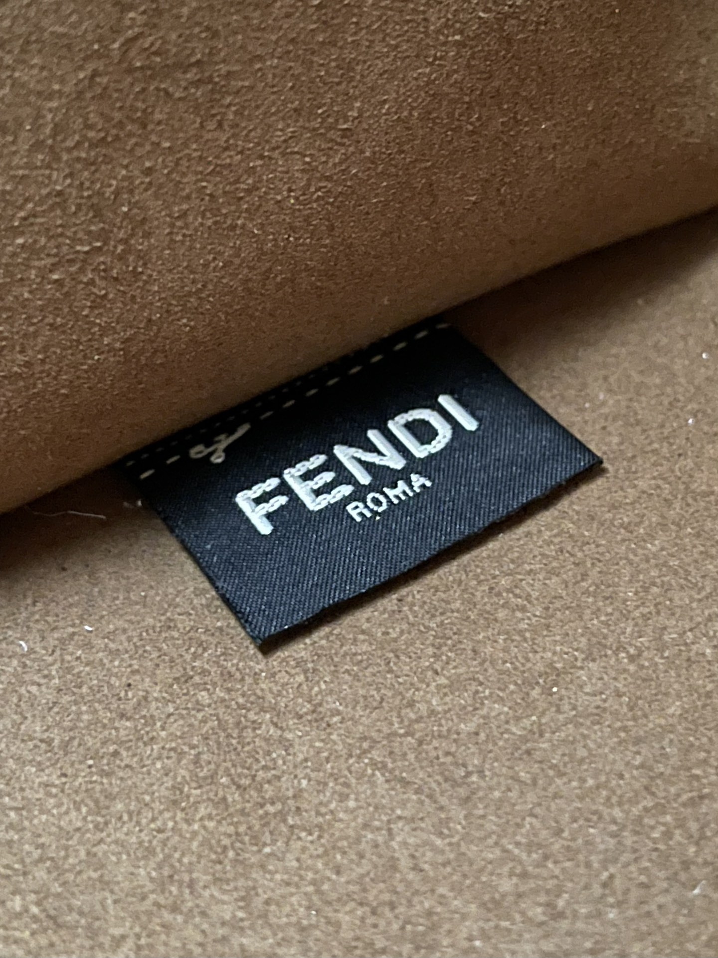 F**di tote-25.5x12x22.5cm