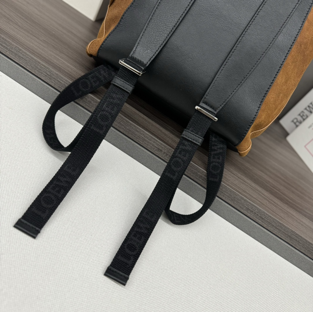 L0ew* flamenco backpack-36*16*40cm