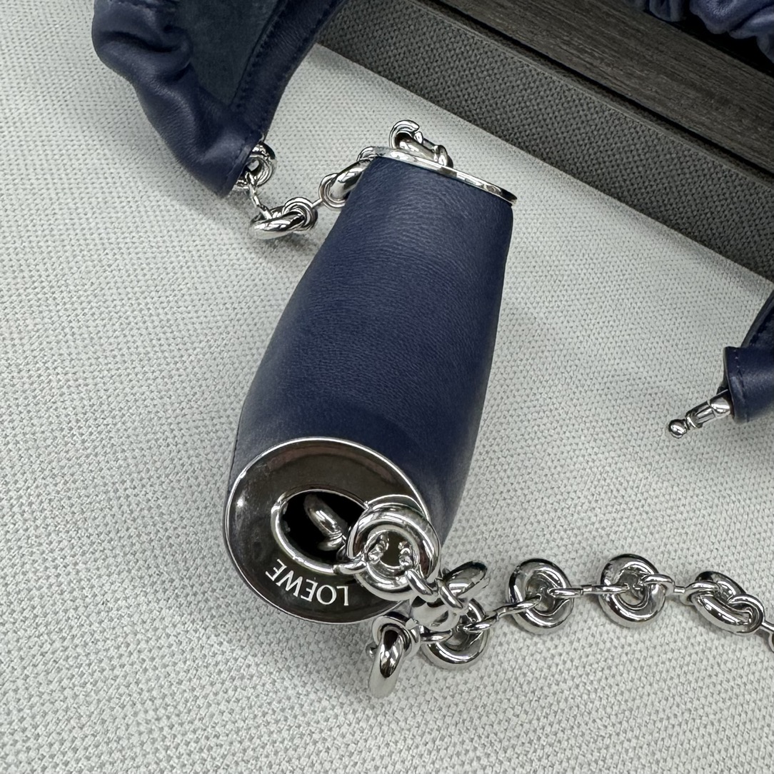 L0ew* squeeze bag-29*24*10.5cm