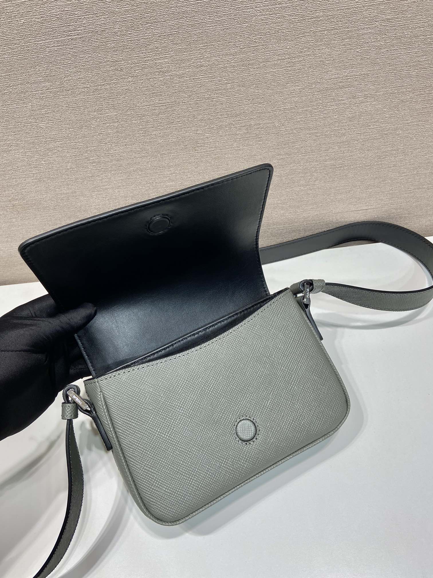 Pra*a shoulder 2vd061 bag-18*12.5*2.5cm