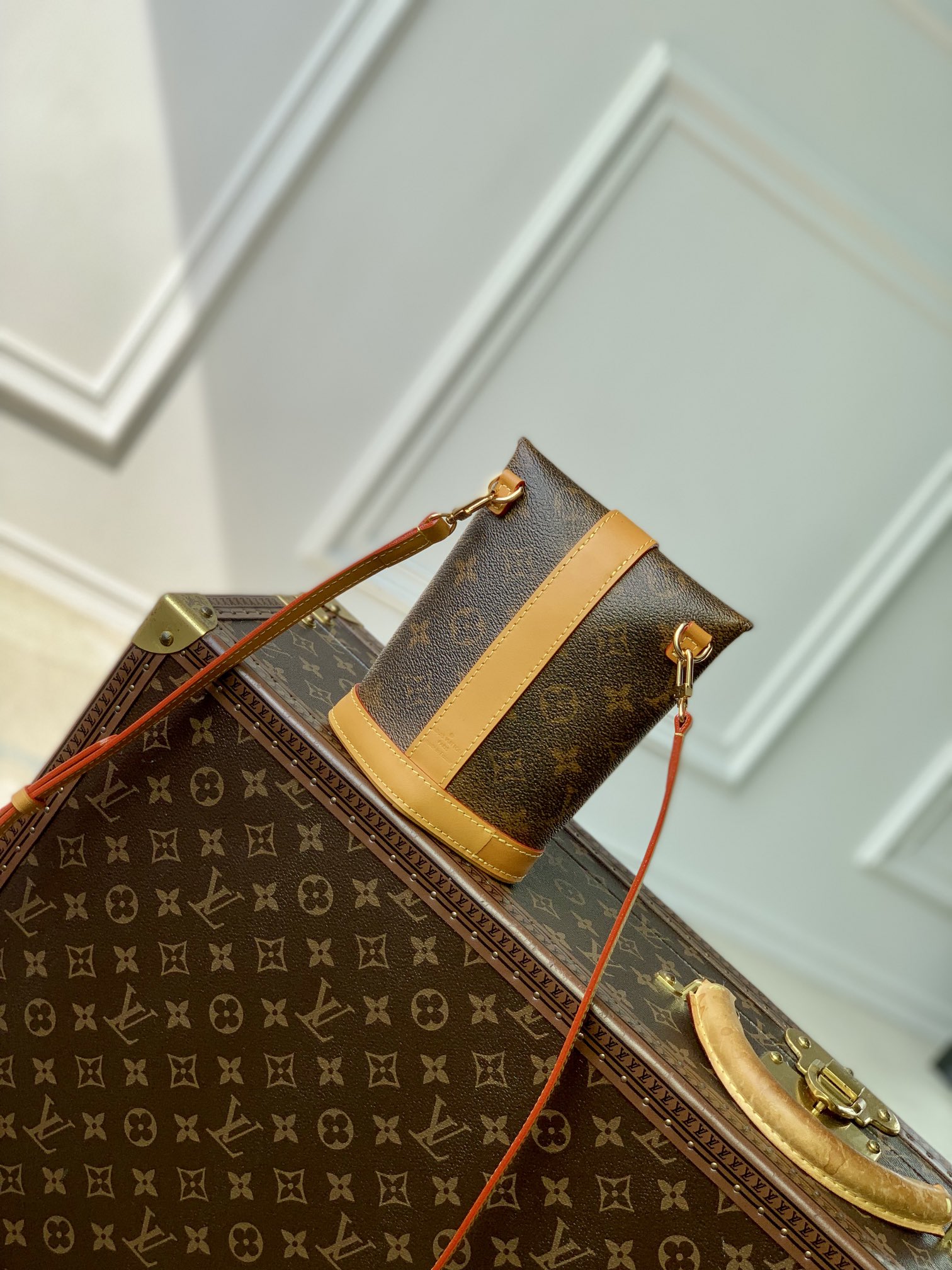l0*is V*t0n envelope pouch-18*18.5*12.5cm