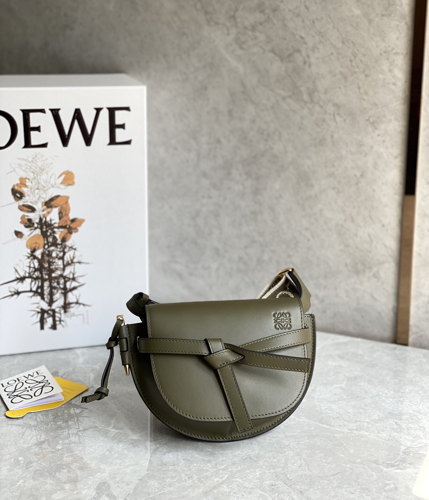 L0ew* mini puzzle gatedual bag-21*12.5*9cm