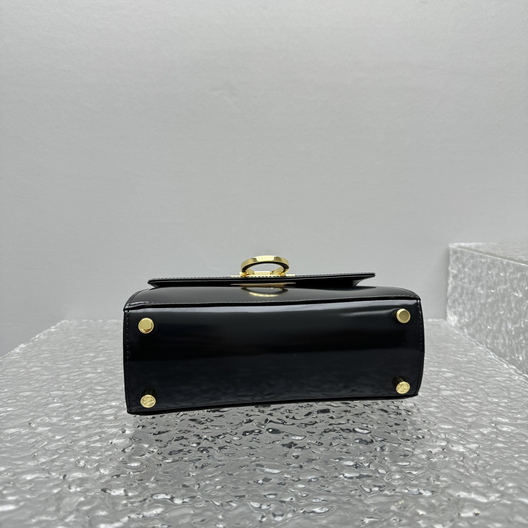 Ferragamo Top-handle Bag-21*13*8.5CM