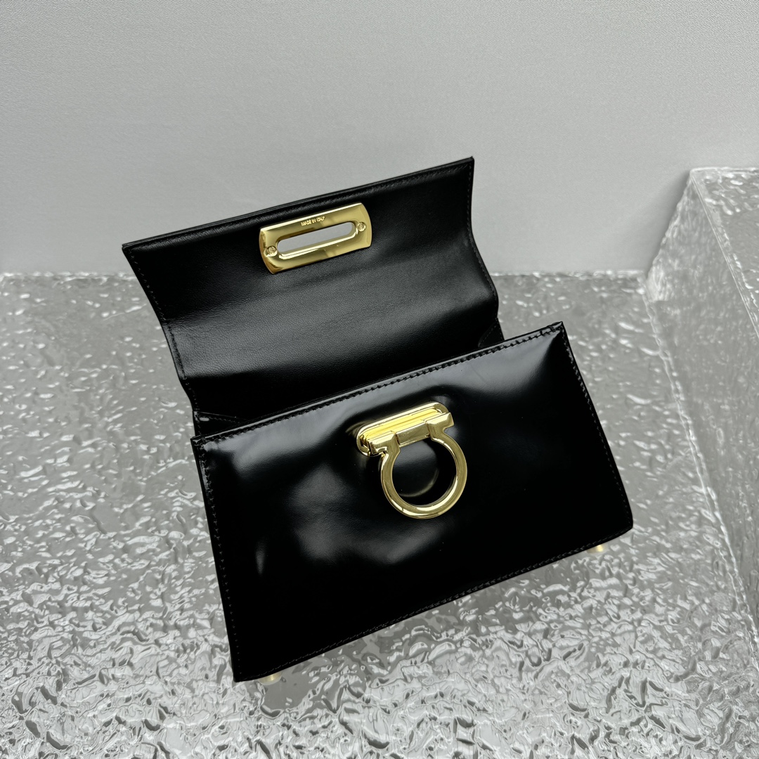 Ferragamo Top-handle Bag-21*13*8.5CM