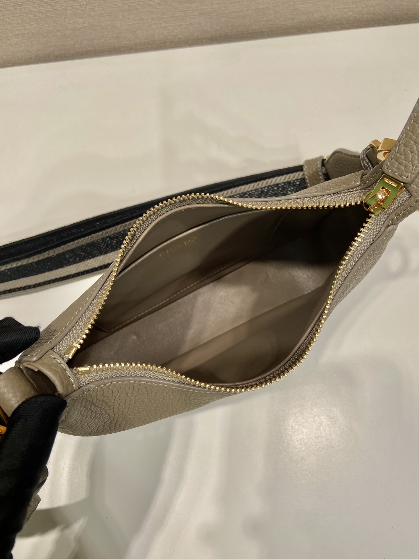 Pra*a leather shoulder bag-1bh193-24*18*6cm