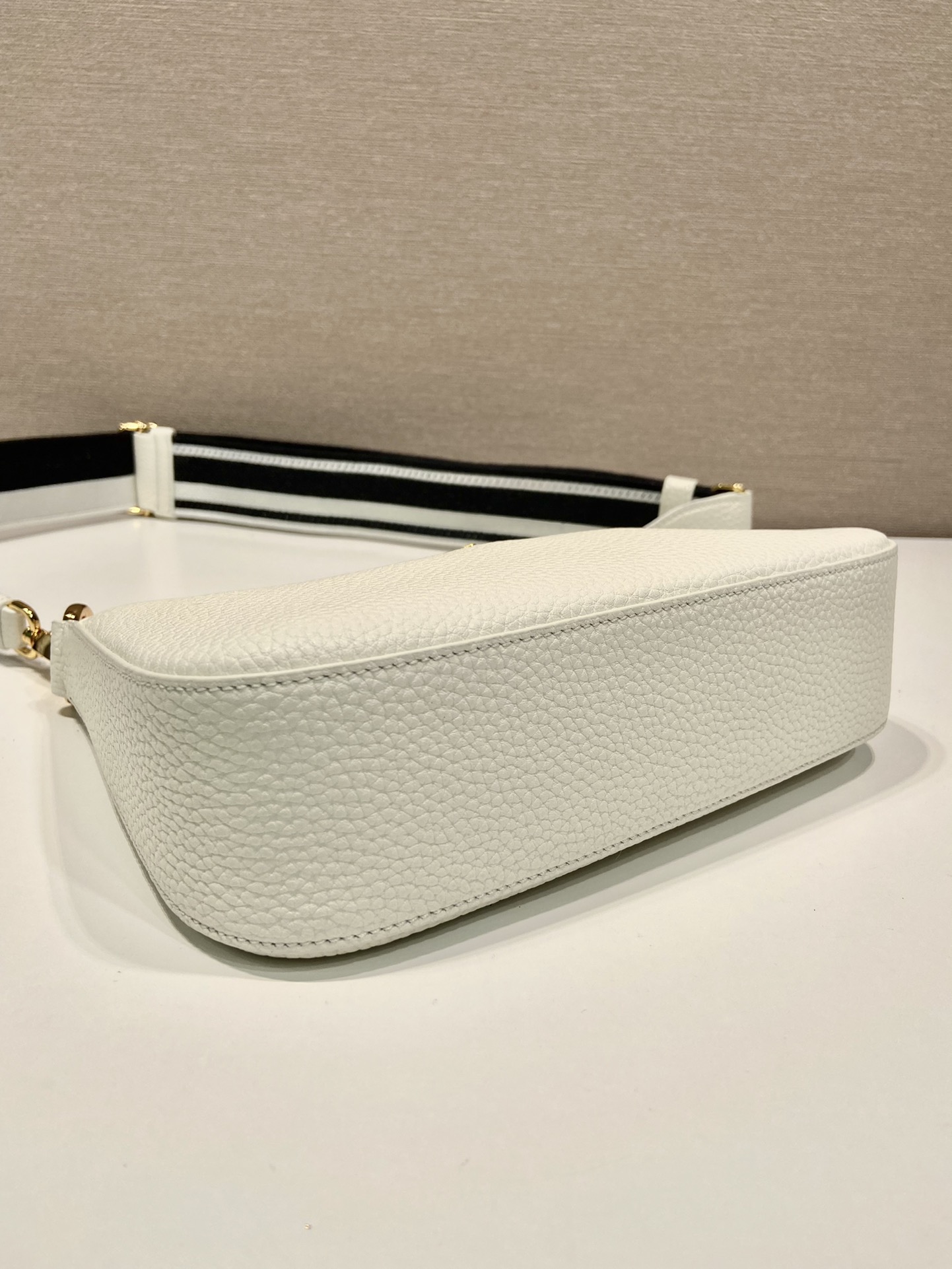 Pra*a leather shoulder bag-1bh193-24*18*6cm