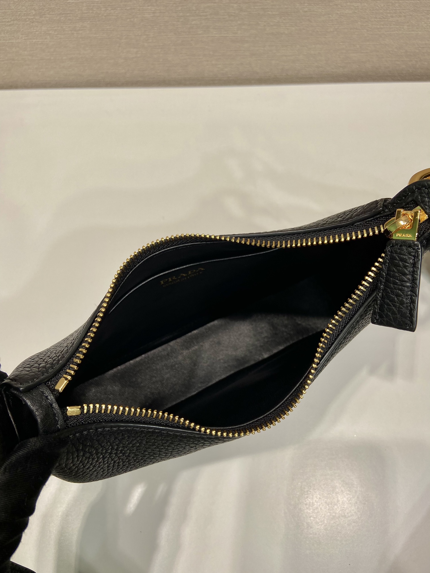 Pra*a leather shoulder bag-1bh193-24*18*6cm