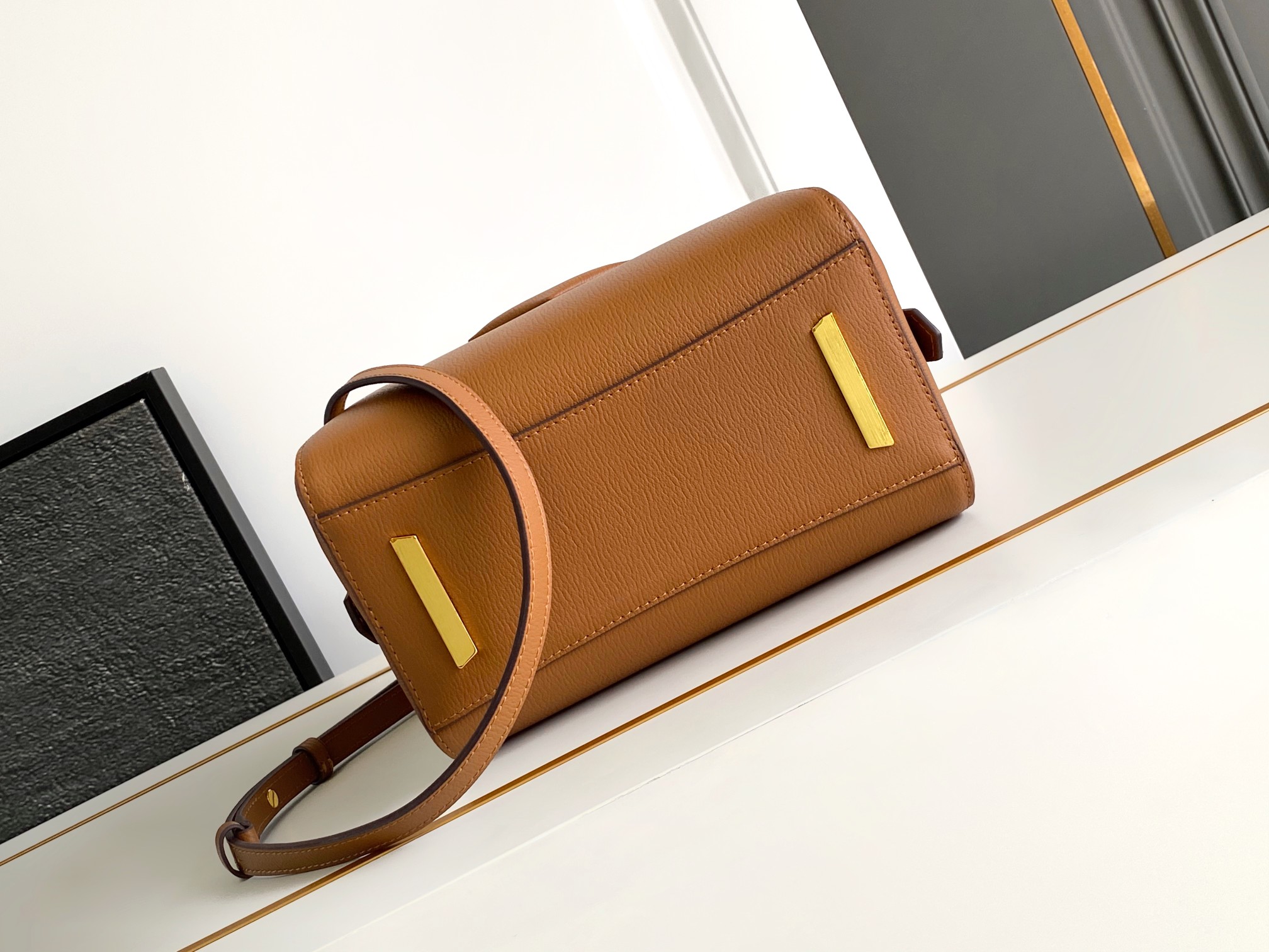 G1uenchy anyigona cube tote-13*19*22cm