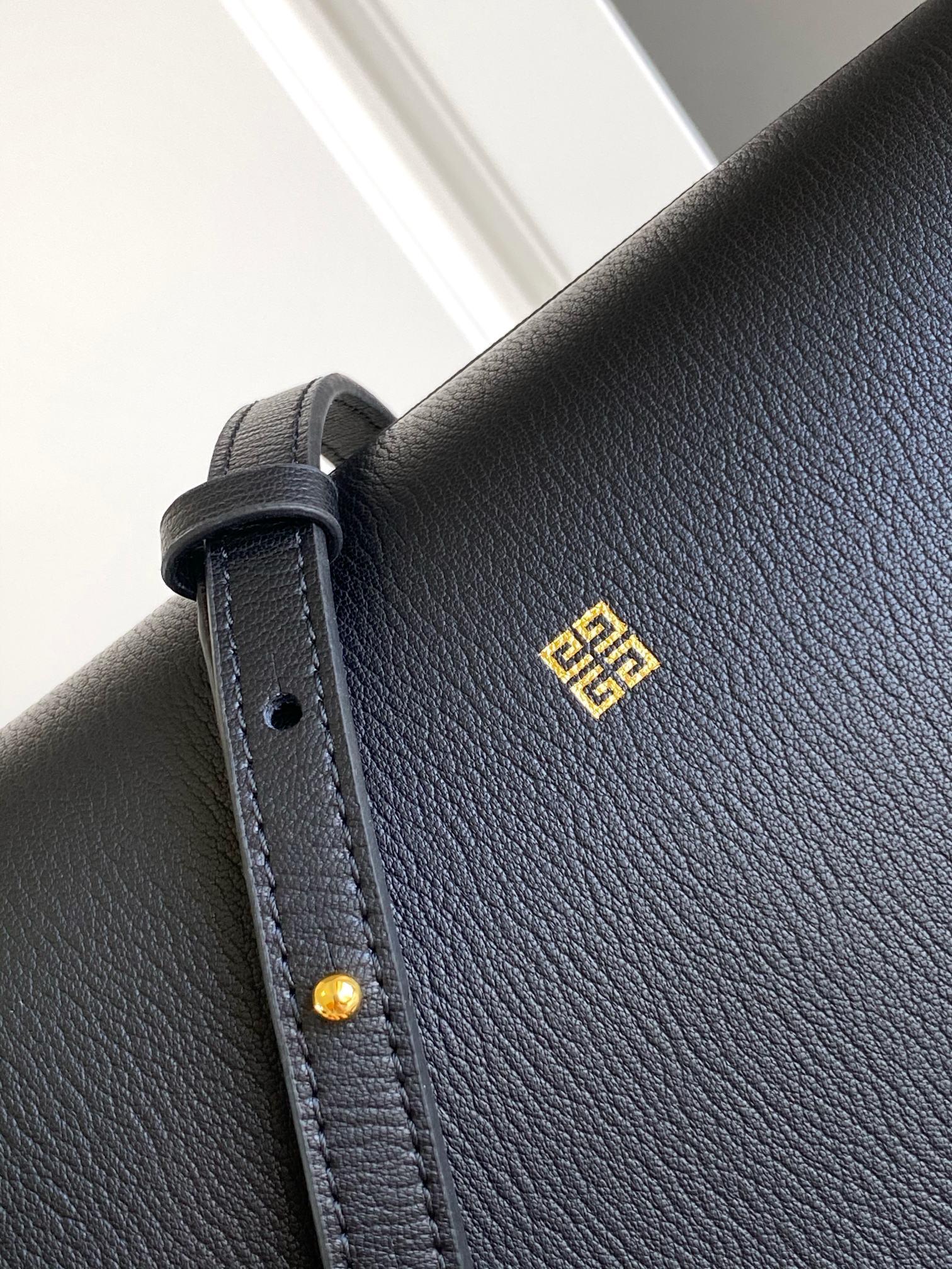 G1uenchy anyigona cube tote-13*19*22cm