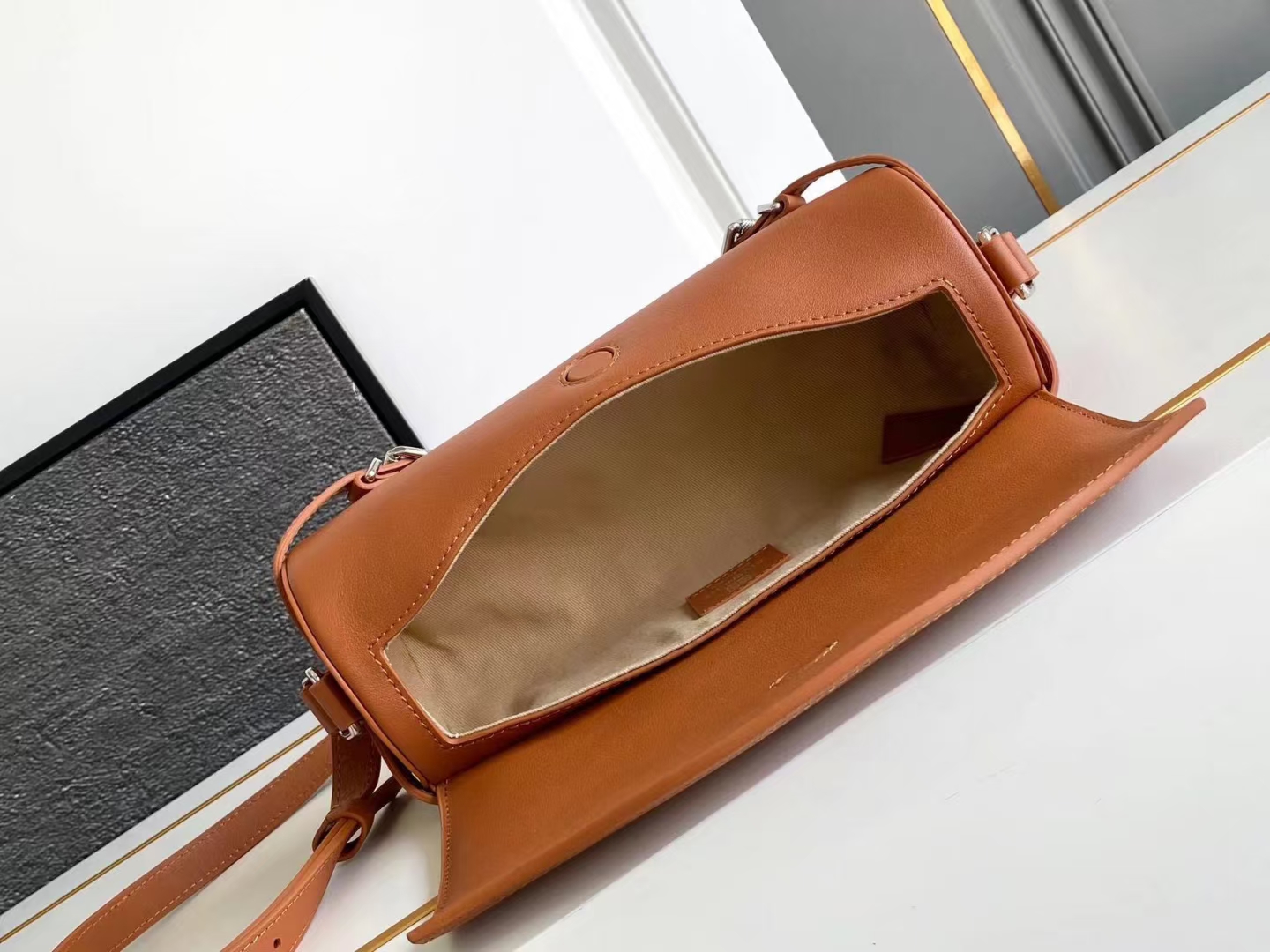 G1uenchy voyou roller bag-25*10*13cm